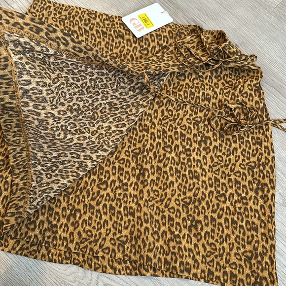 GB brand new women’s skirt size XL, tag still attached 🐆 - Picture 4 of 5